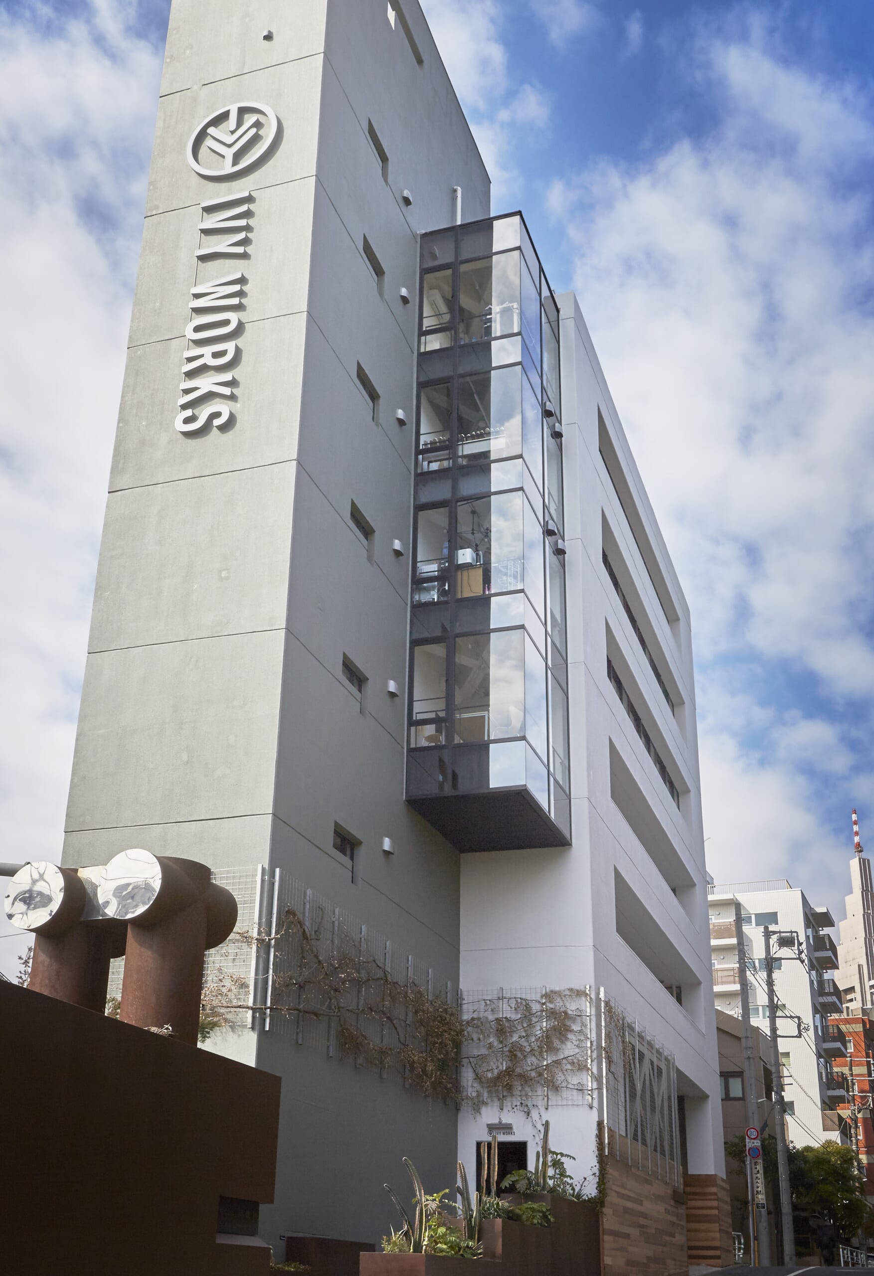 ▲耐震補強と改修工事を行い、耐用年数を２０年延長したIVY ＷＯＲＫＳ