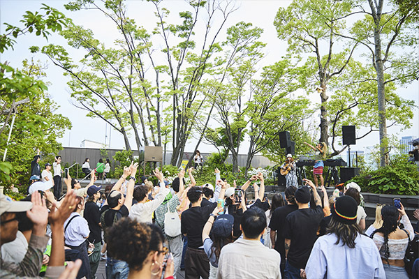 「おもはらの森」（共用テラス）をイベントスペースとして活性化することで、施設全体に賑わいを作りだす