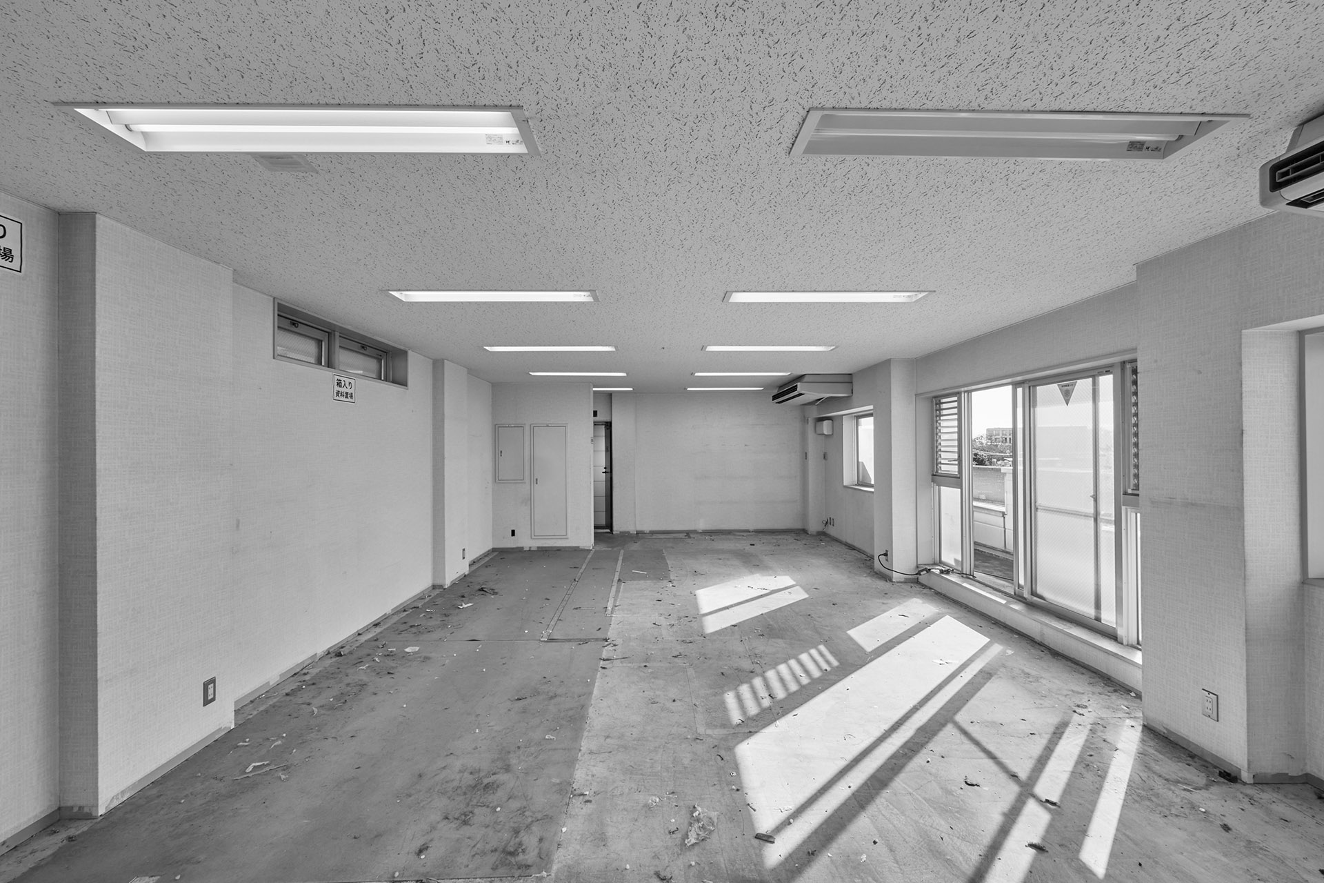 エレベーターなしの築古の別棟ビル